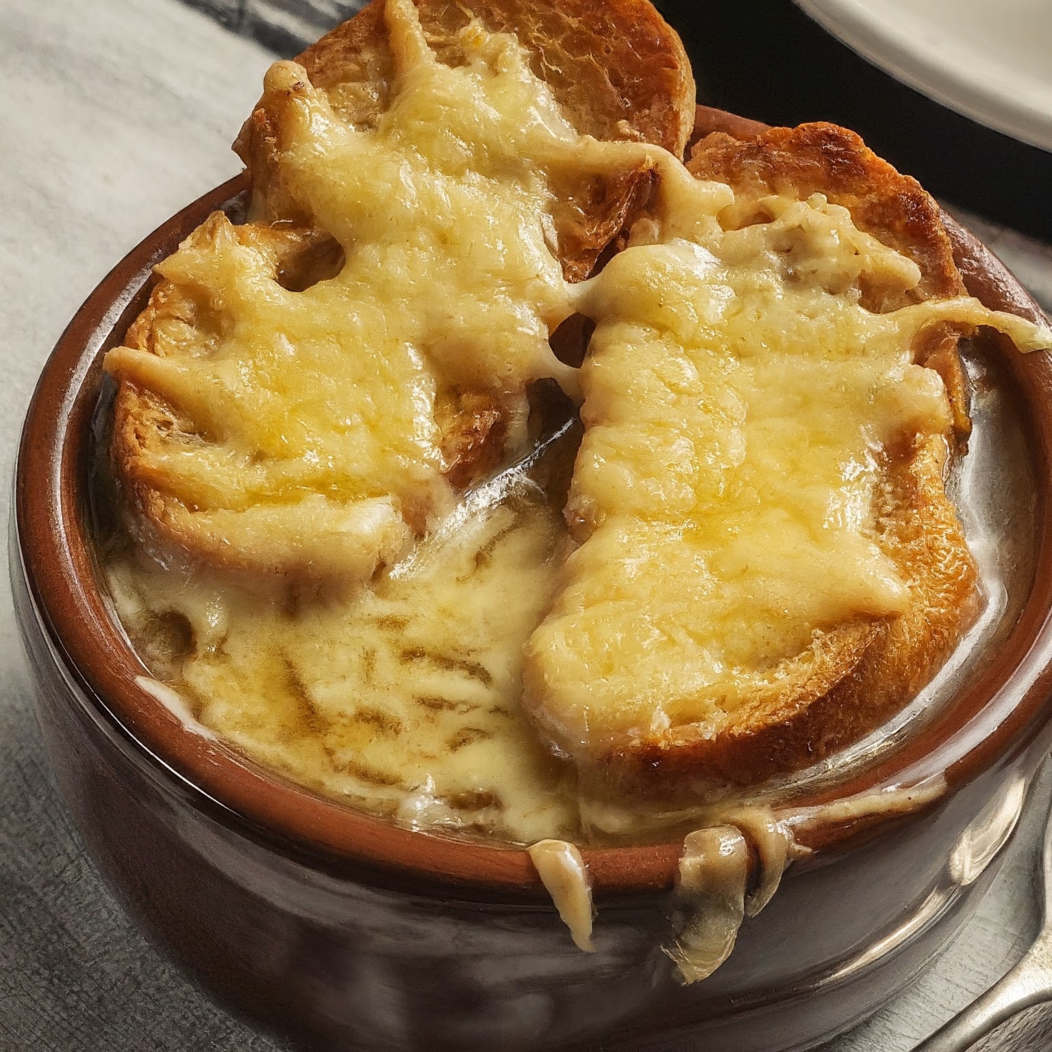 Savory and Simple: Rich French Onion Soup Recipe
